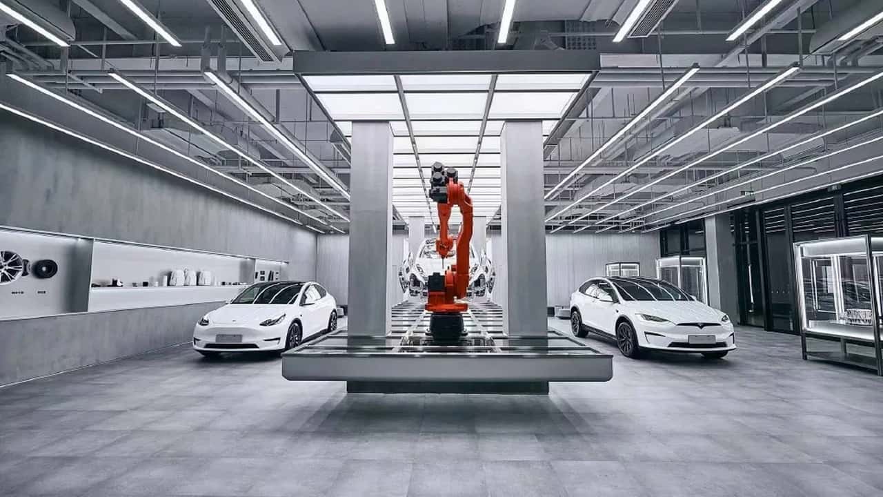 Tesla entlässt Tausende Mitarbeiter angesichts rückläufiger Umsätze