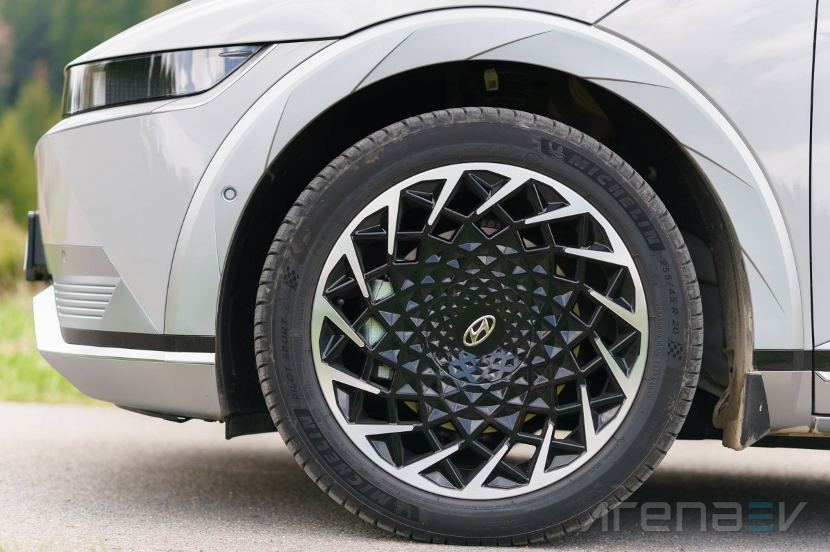 Hyundai Ioniq 5 77.4 kWh AWD review