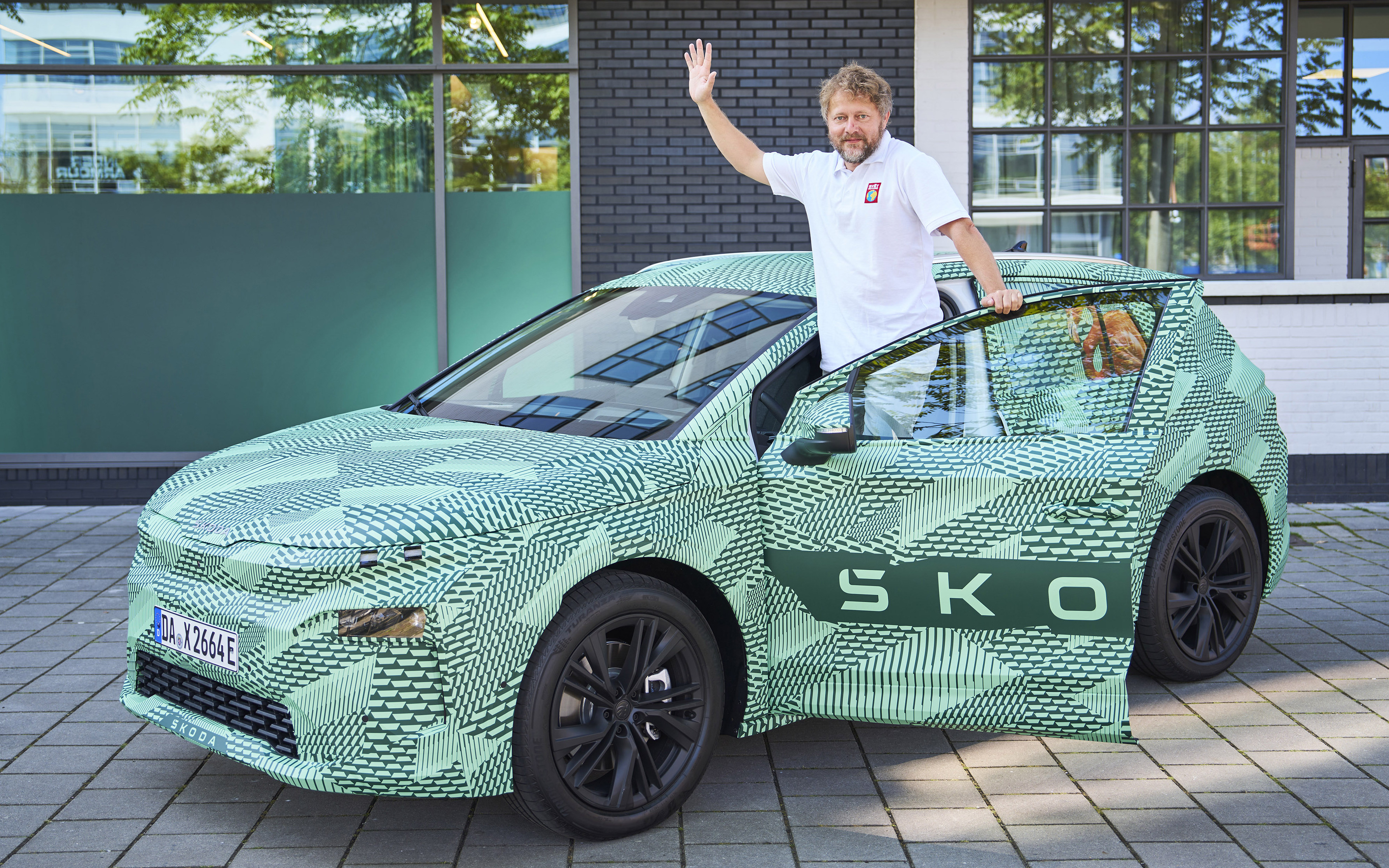 Skoda shows us the Elroq in some very nice camo