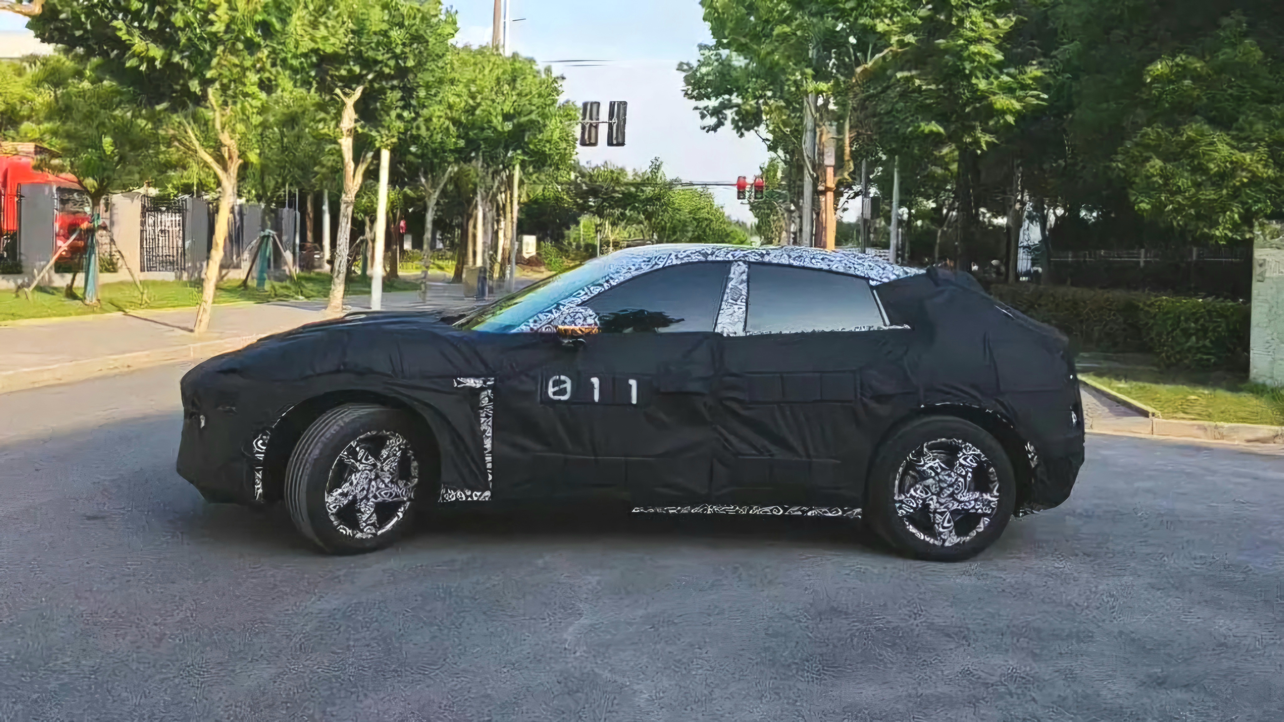 Spionagebilder zeigen Xiaomi MX11 Coupé-SUV