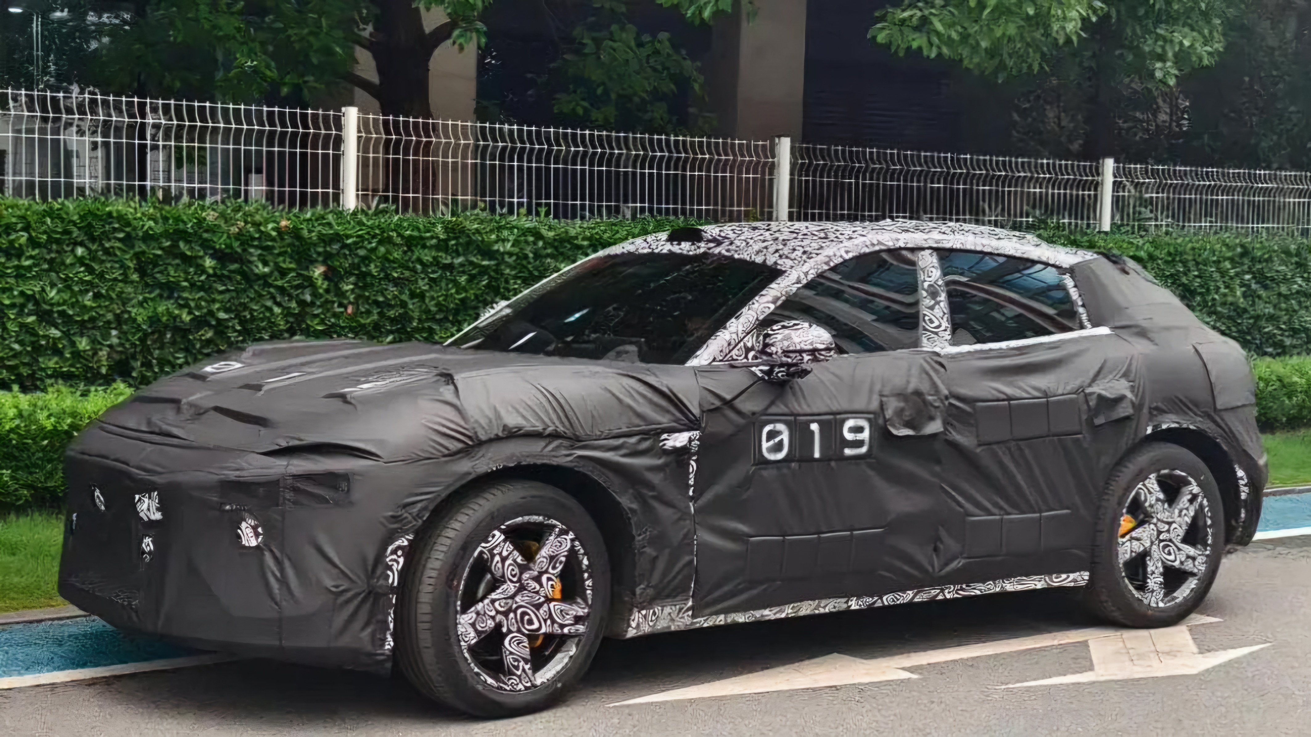 Spionagebilder zeigen Xiaomi MX11 Coupé-SUV