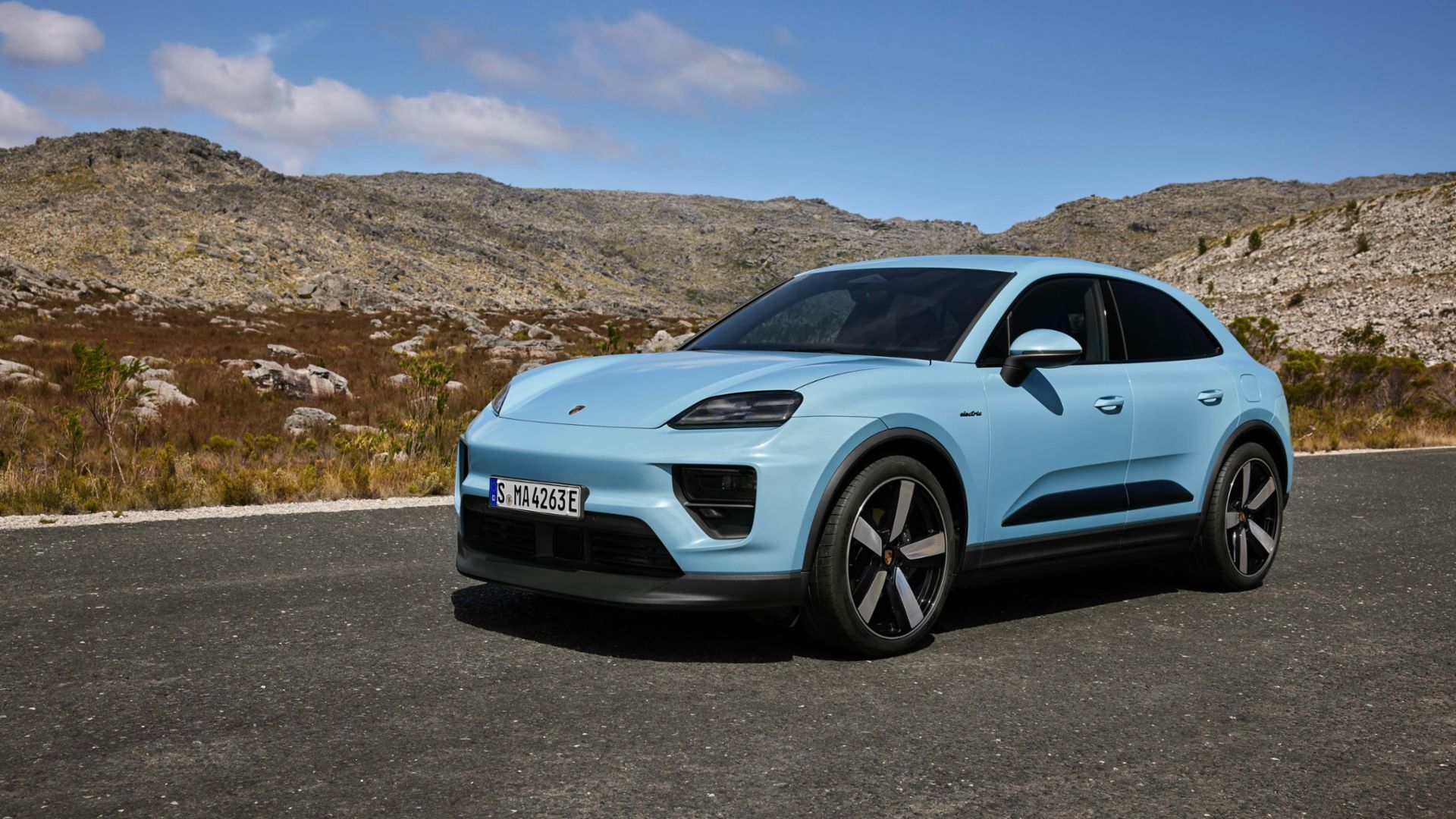 Porsche добавляет две новые модели в линейку Macan EV в США