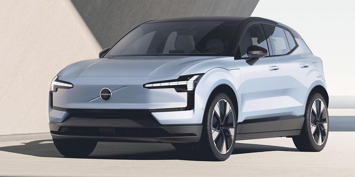 Volvo reevaluates all-electric strategy, hybrids take center stage