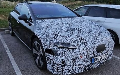 Mercedes-Benz EQS facelift spotted in the wild