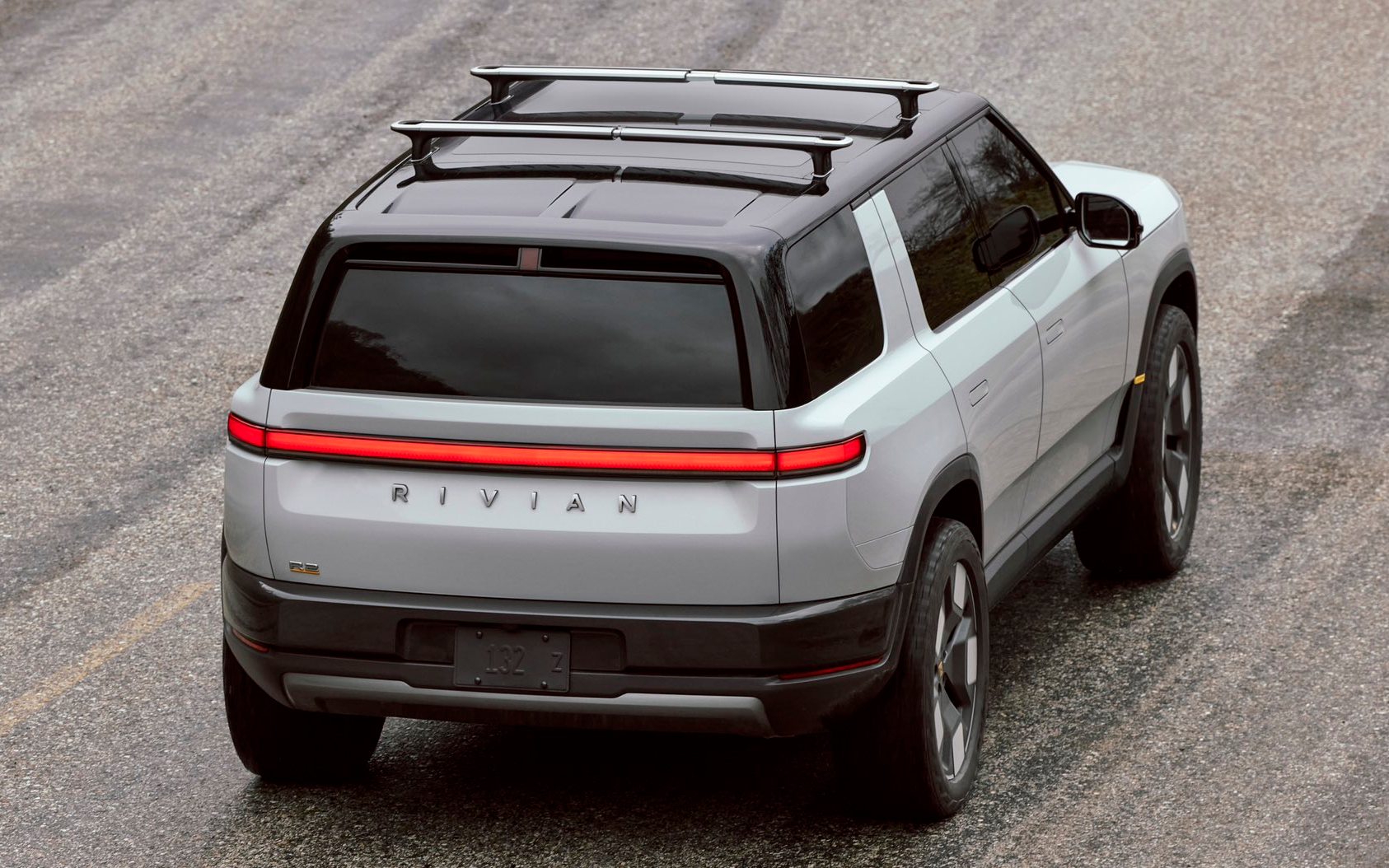 Rivian R2の充電ポートは後部の運転席側にあると伝えられている