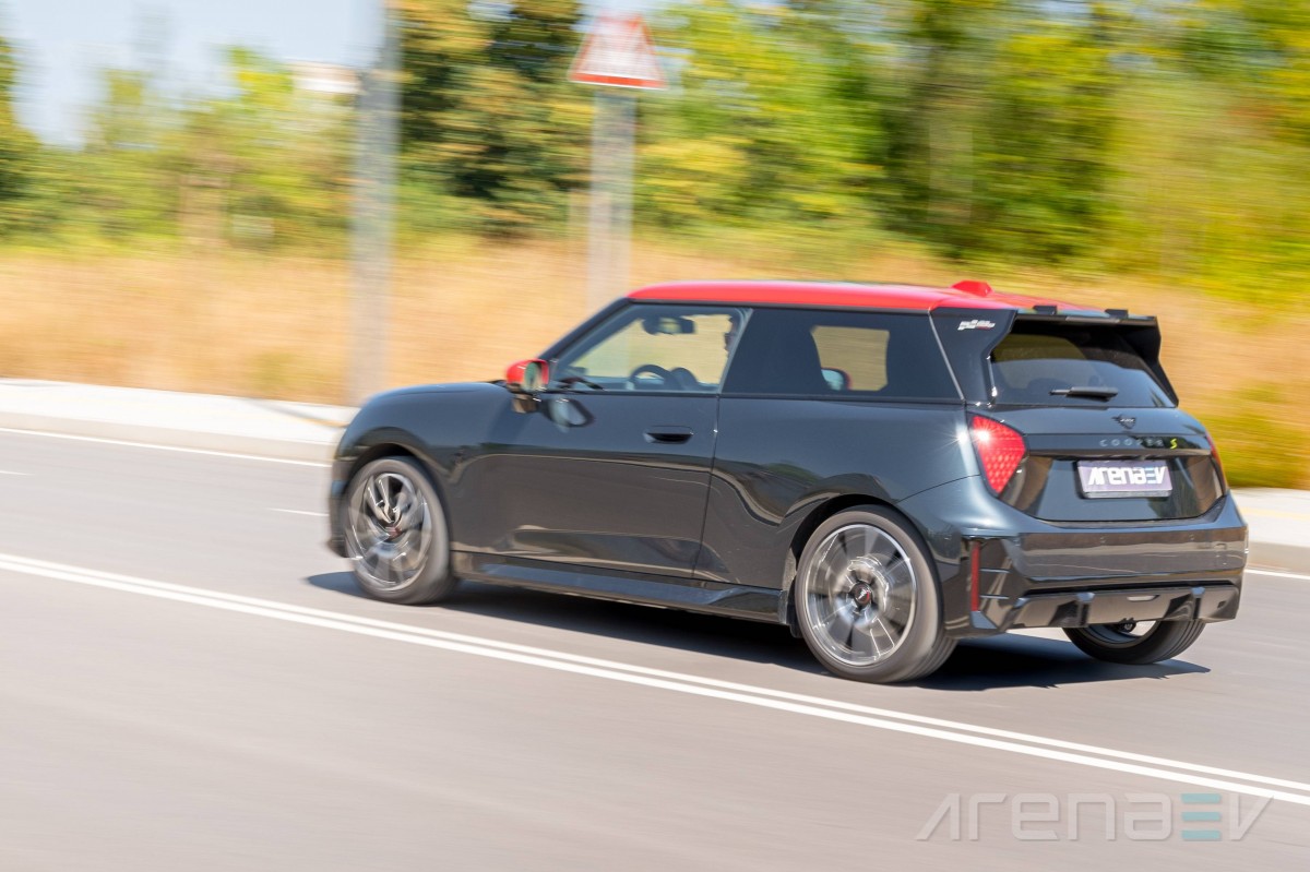 Mini Cooper SE JCW review