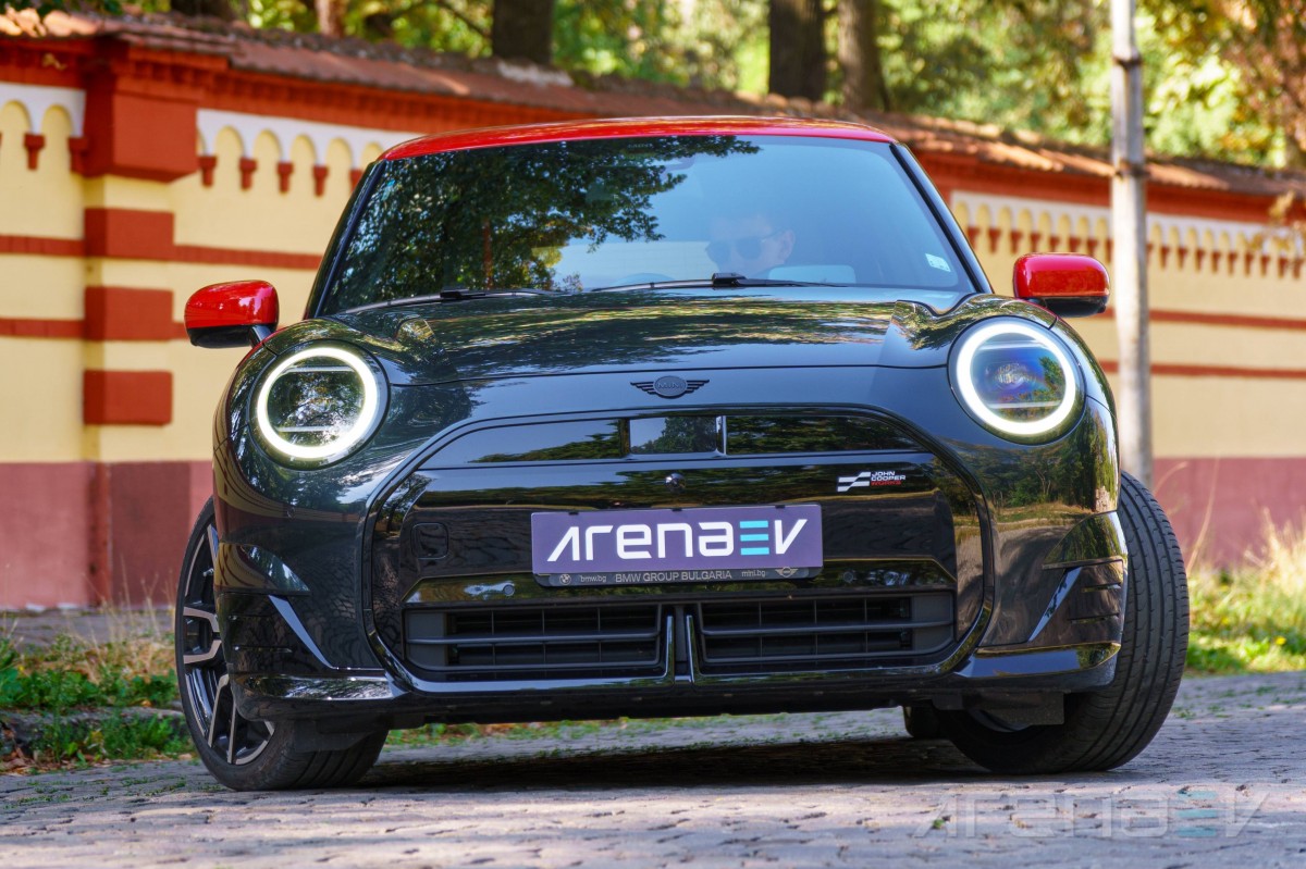 Mini Cooper SE JCW review