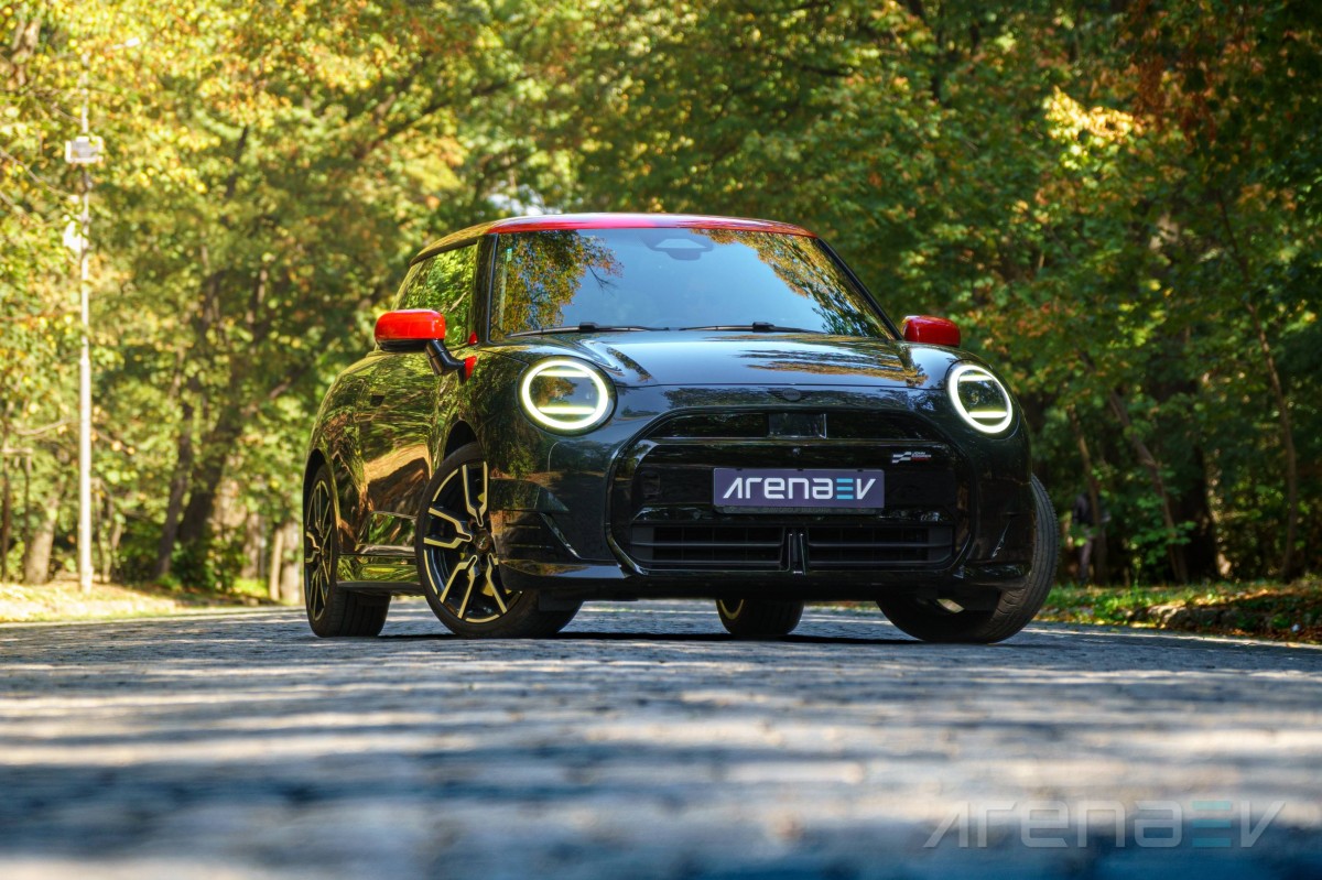 Mini Cooper SE JCW review