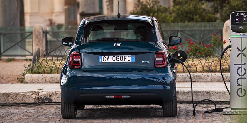 Stellantis затормозил производство Fiat 500e