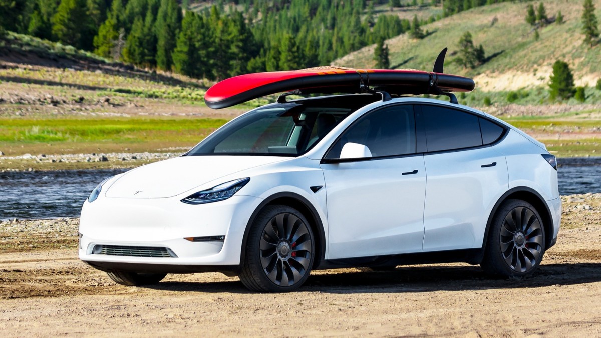 Tesla plans to launch six-seat Model Y in China