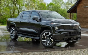 2025 Chevrolet Silverado EV gets "Sidewinder" crab walk capability