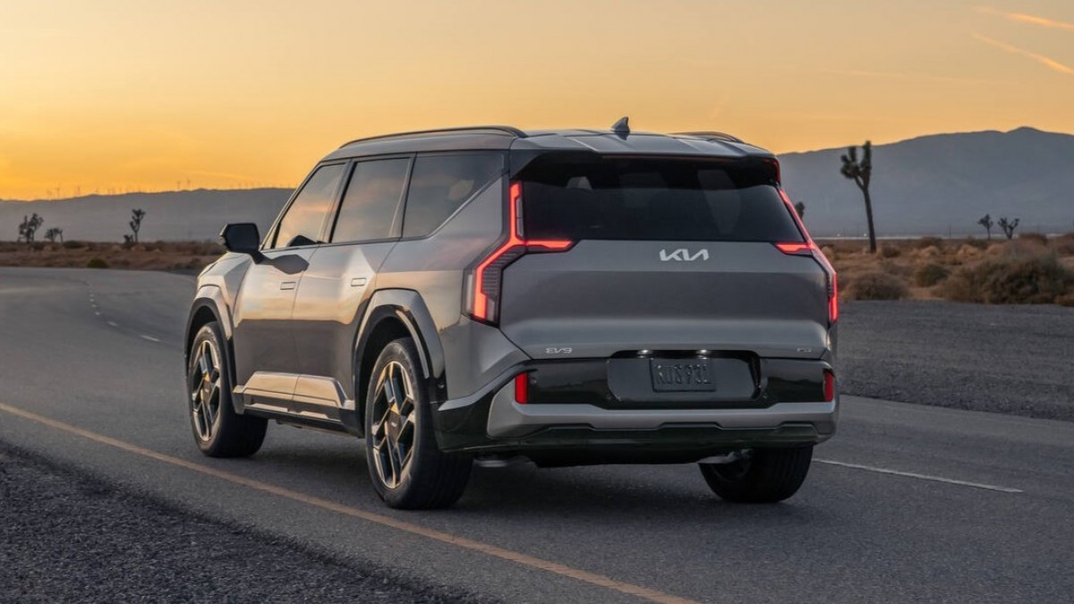 2025 Kia EV9 GT revealed as electric family hauler with a need for speed