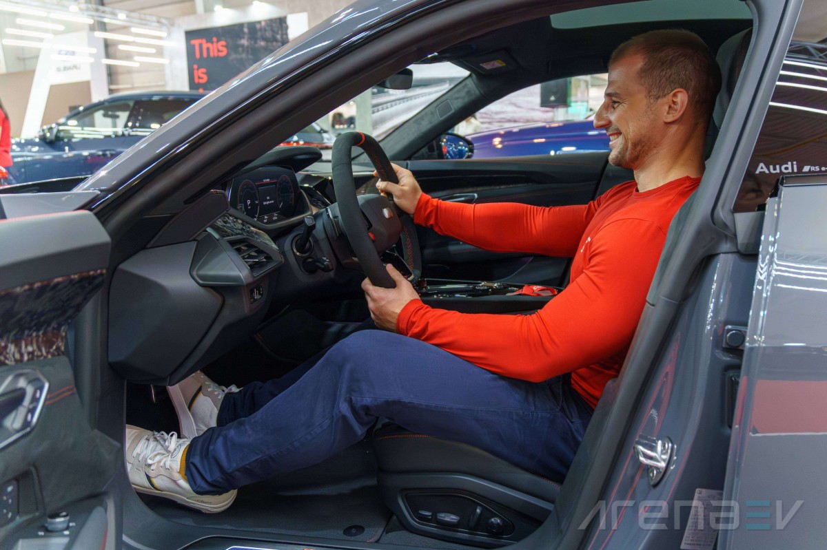 2025 Audi e-tron GT Performance interior, design and features review