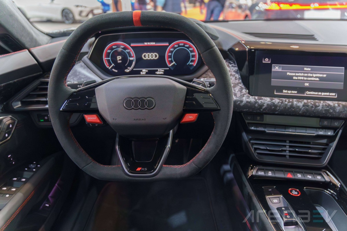 2025 Audi e-tron GT Performance interior, design and features review