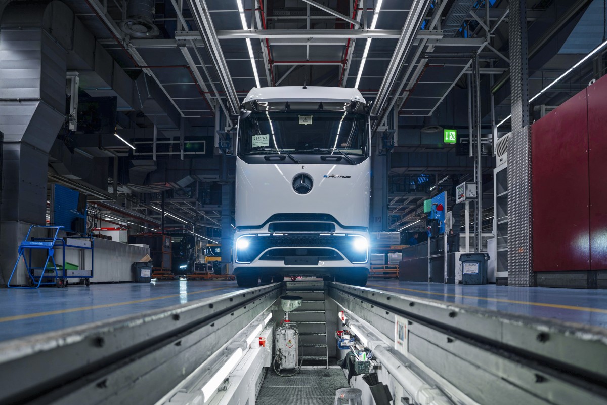 Mercedes kicks off fully electric eActros 600 semi truck production