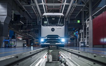 Mercedes kicks off production of fully electric eActros 600 semi truck