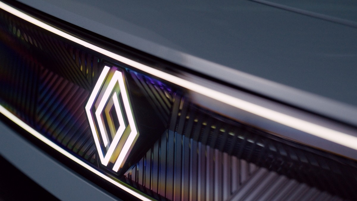 Renault 4 E-Tech electric's grille is a first for the brand