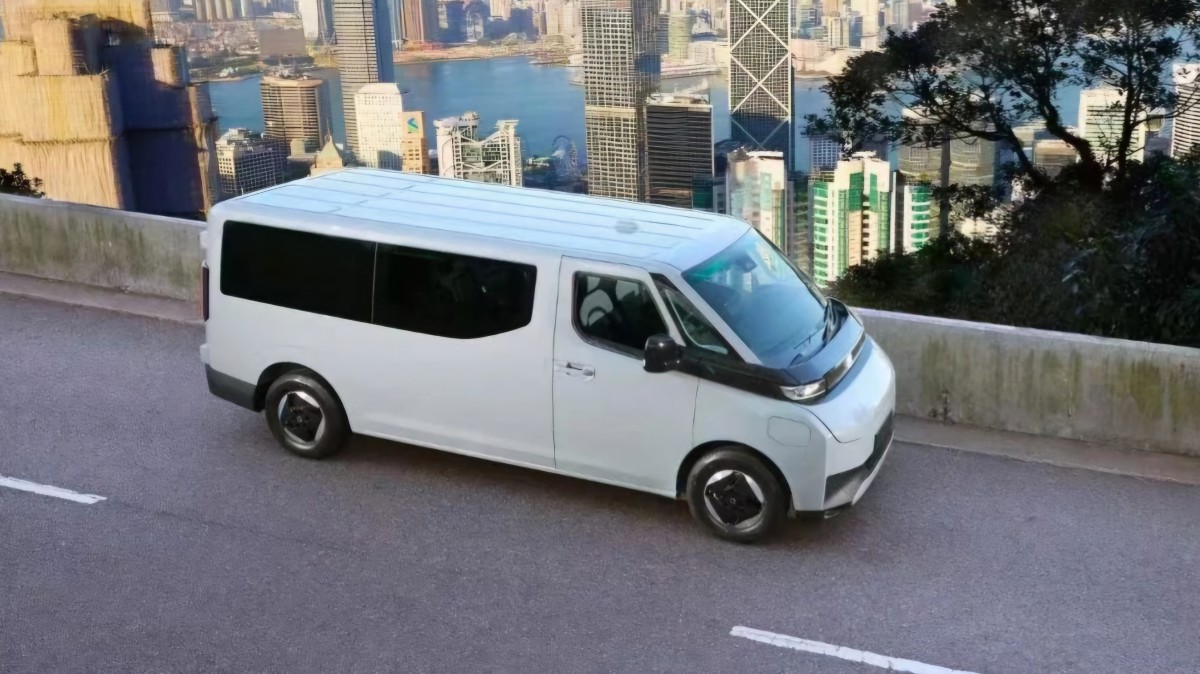 Farizon Supervan challenges Ford E-Transit Custom in the UK