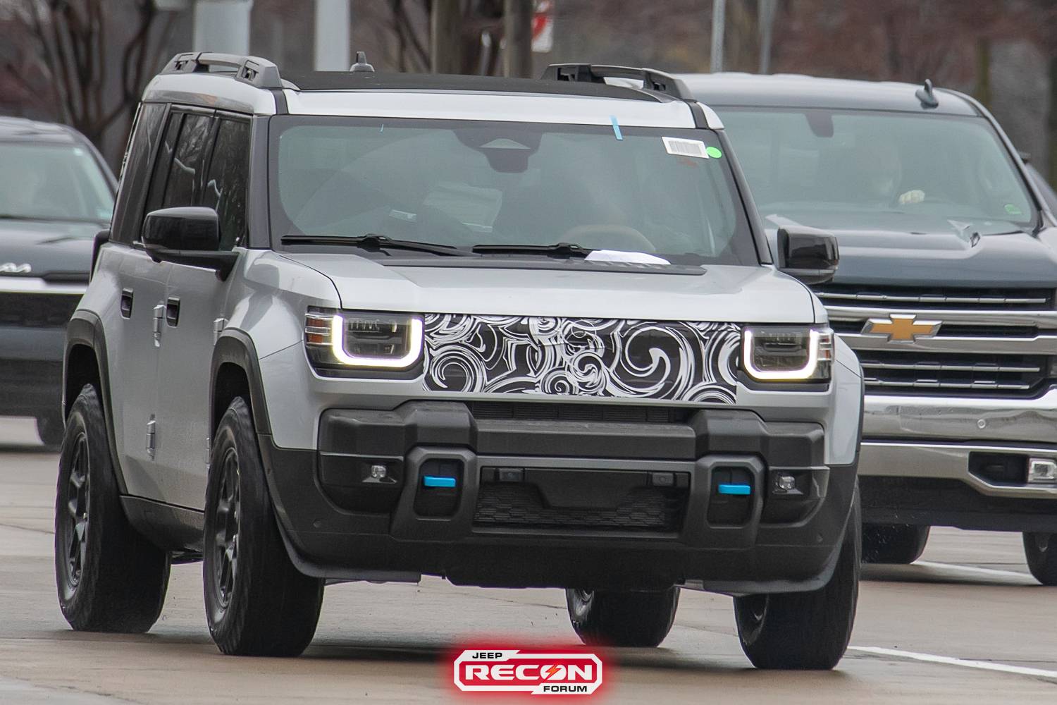 Schauen Sie sich zunächst den brandneuen elektrischen Jeep Recon an