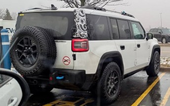 Jeep Recon gets spied again with barely any camo