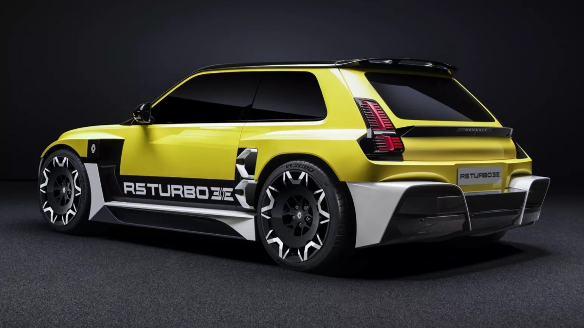 Renault resurrects a legend: Renault 5 Turbo 3E