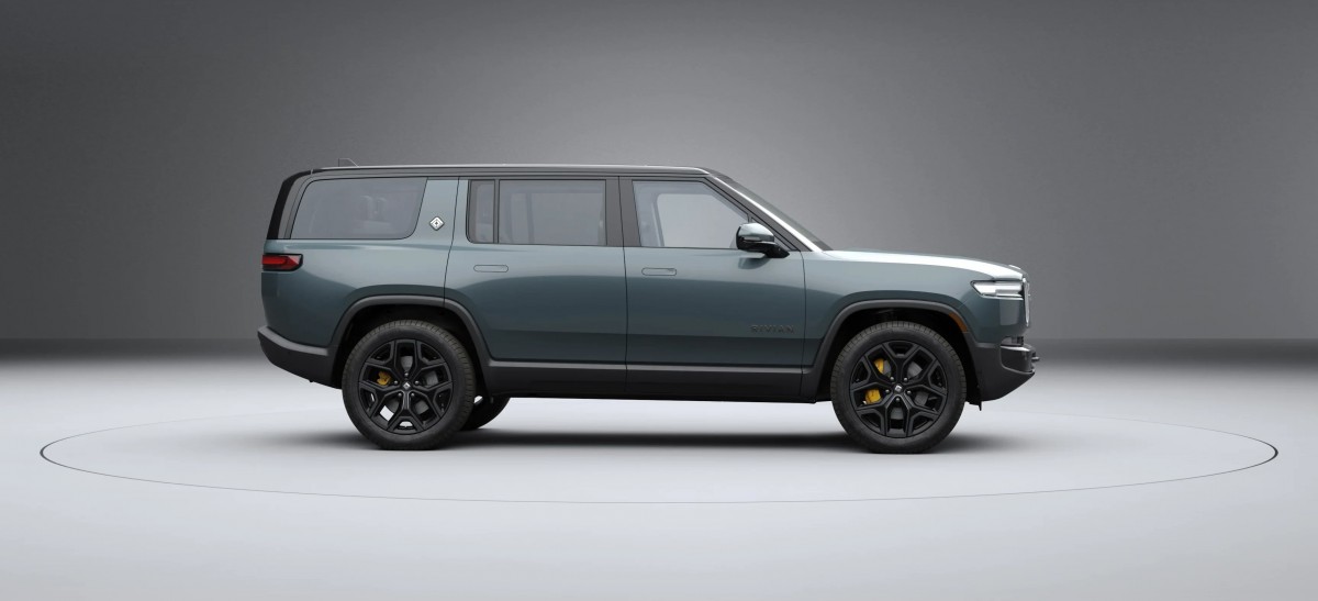 Rivian offers up to $6,000 off an R1S or R1T if you have a hybrid or ICE car