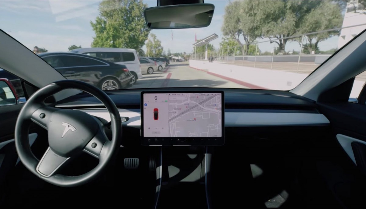 Tesla's ''Actually Smart Summon'' feature under NHTSA investigation following crash reports