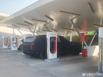 Nio Onvo L80 spy shots