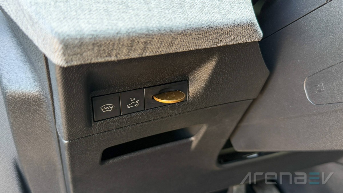 Peugeot e-3008 230 FWD review