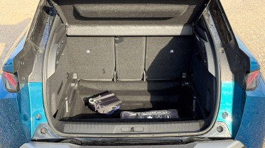 Lots of space available under the trunk floor.