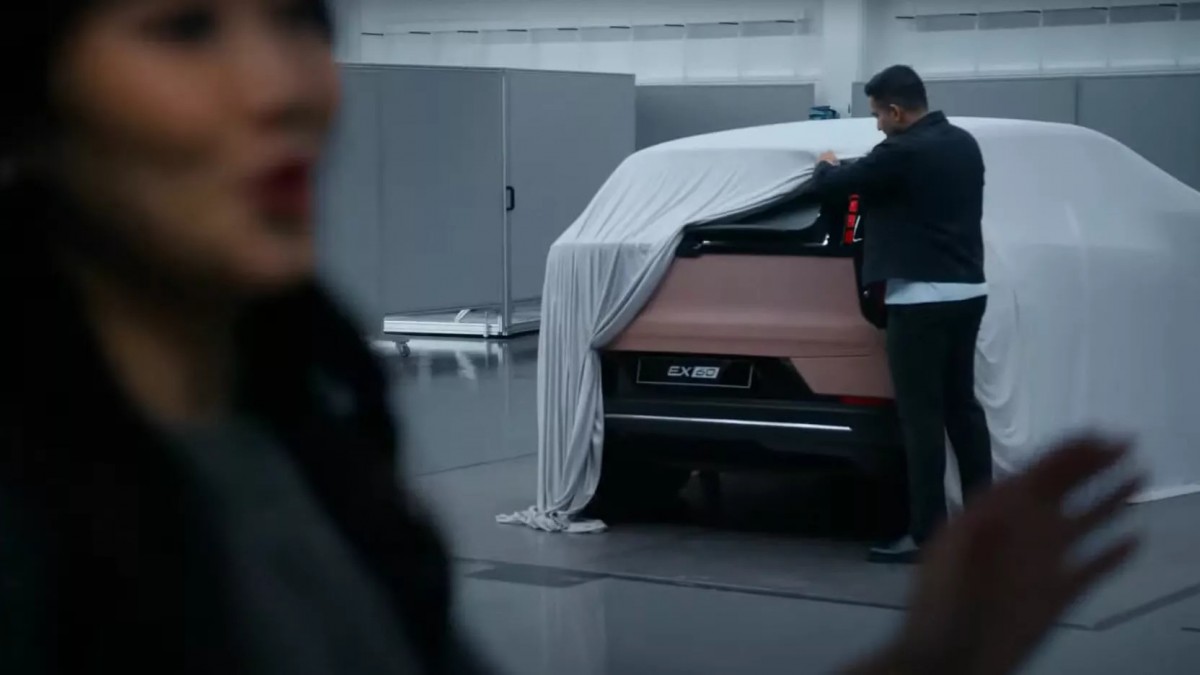 Volvo EX60 teased during the ES90 launch