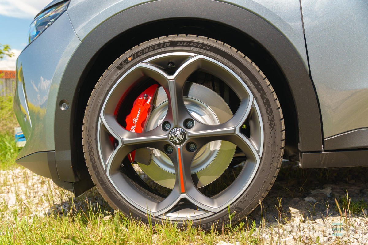 Alfa Romeo Junior Elettrica Veloce review