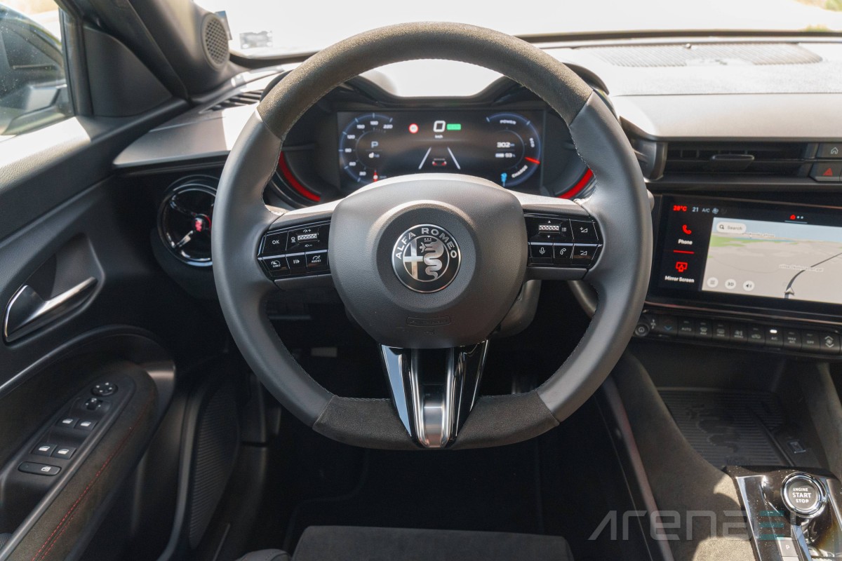 Alfa Romeo Junior Elettrica Veloce review