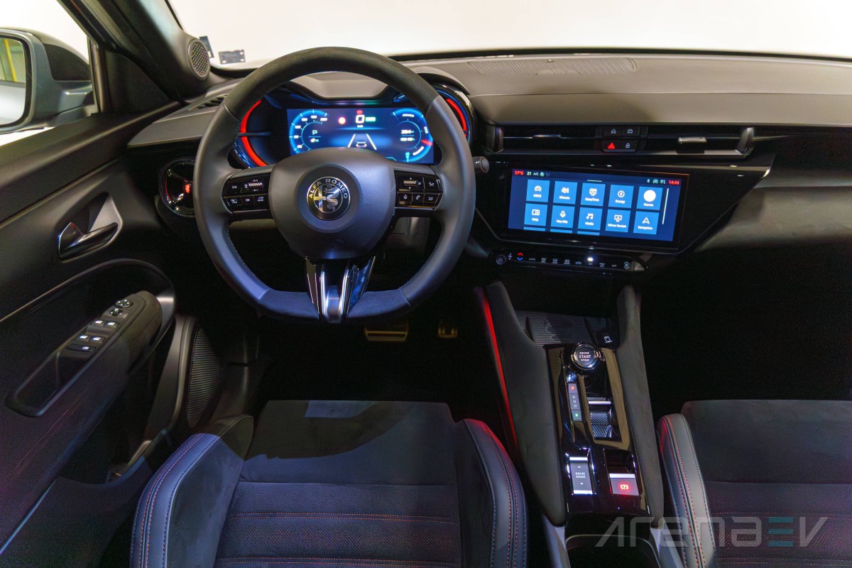 Alfa Romeo Junior Elettrica Veloce review