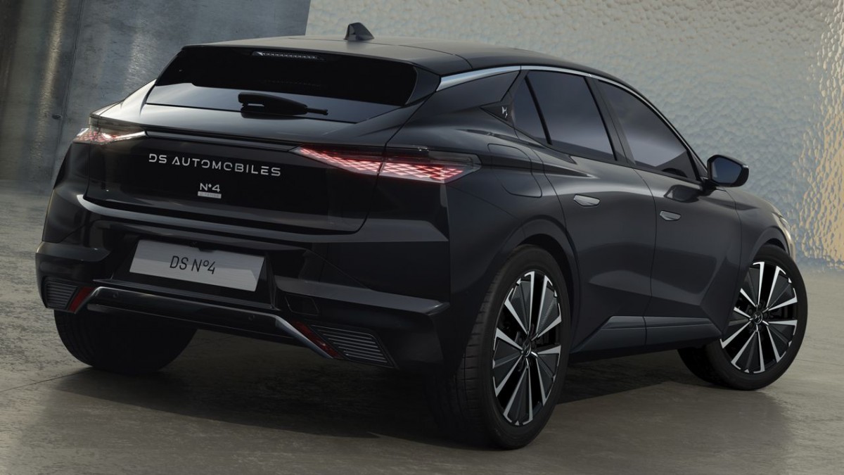 DS Automobiles unveils the N°4 - a premium electric hatchback with a touch of French flair