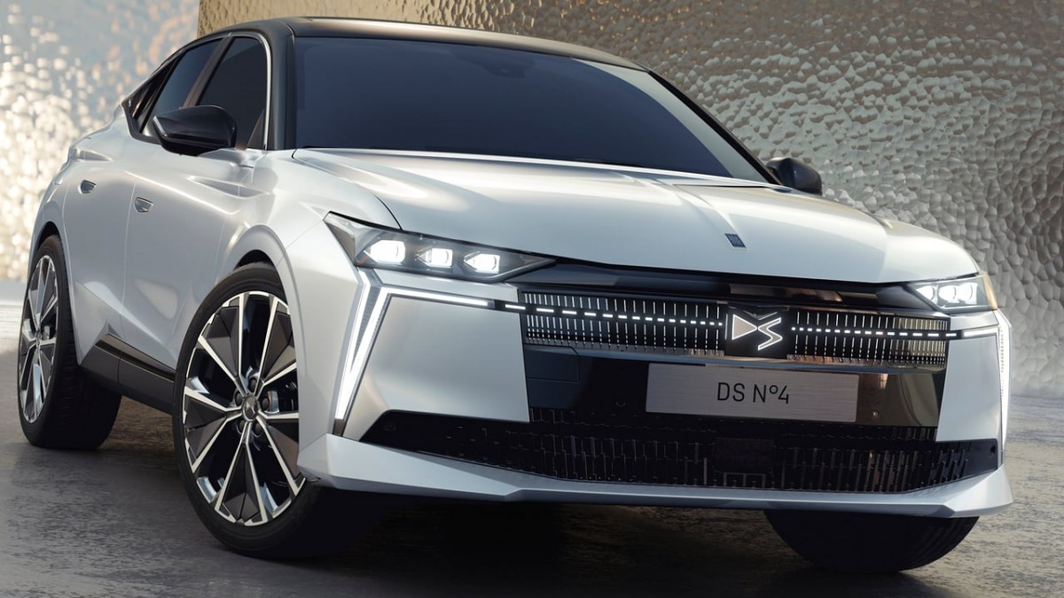 DS Automobiles unveils the N°4 - a premium electric hatchback with a touch of French flair