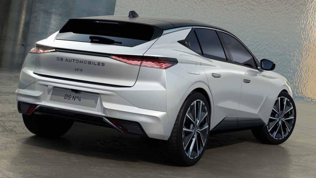 DS Automobiles unveils the N°4 - a premium electric hatchback with a touch of French flair