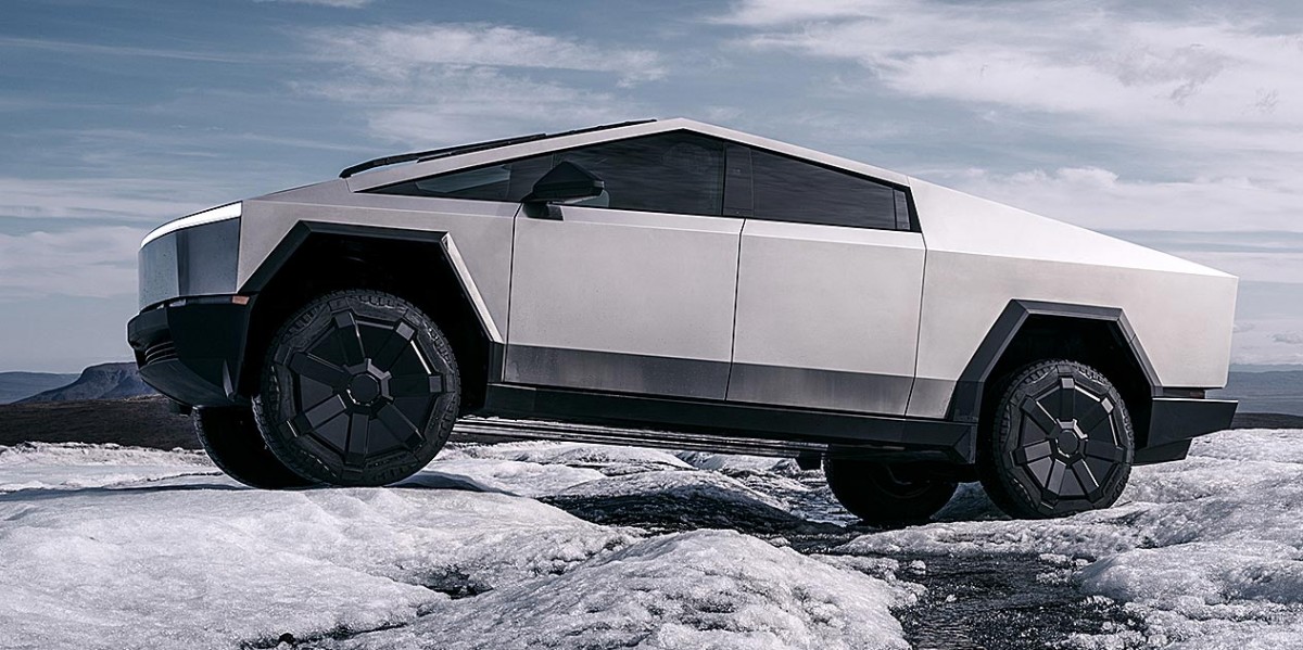 Electric truck race sees Ford F-150 Lightning pull ahead of Tesla Cybertruck