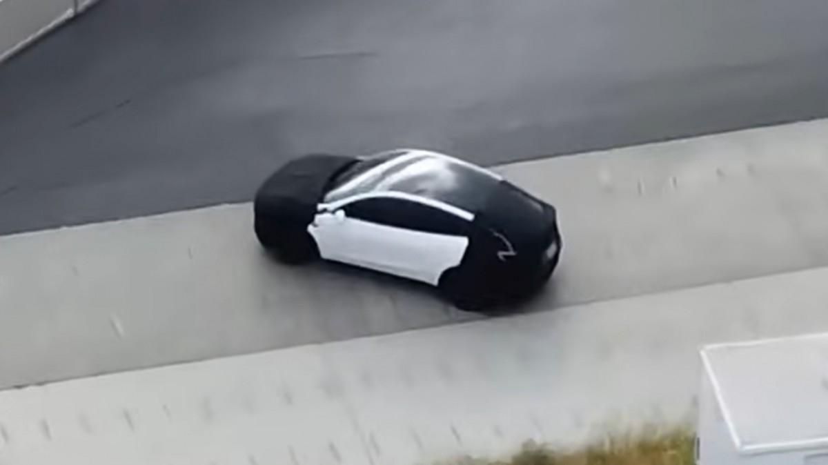 Fremont flyover fuels Tesla talk - is this the new Model Y Performance or the budget version?
