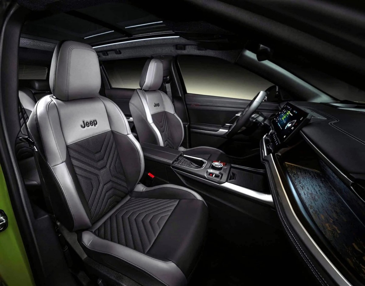 Jeep Compass images leak ahead of unveiling