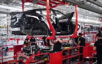 Model Y and Cybertruck production paused, as demand keeps crashing