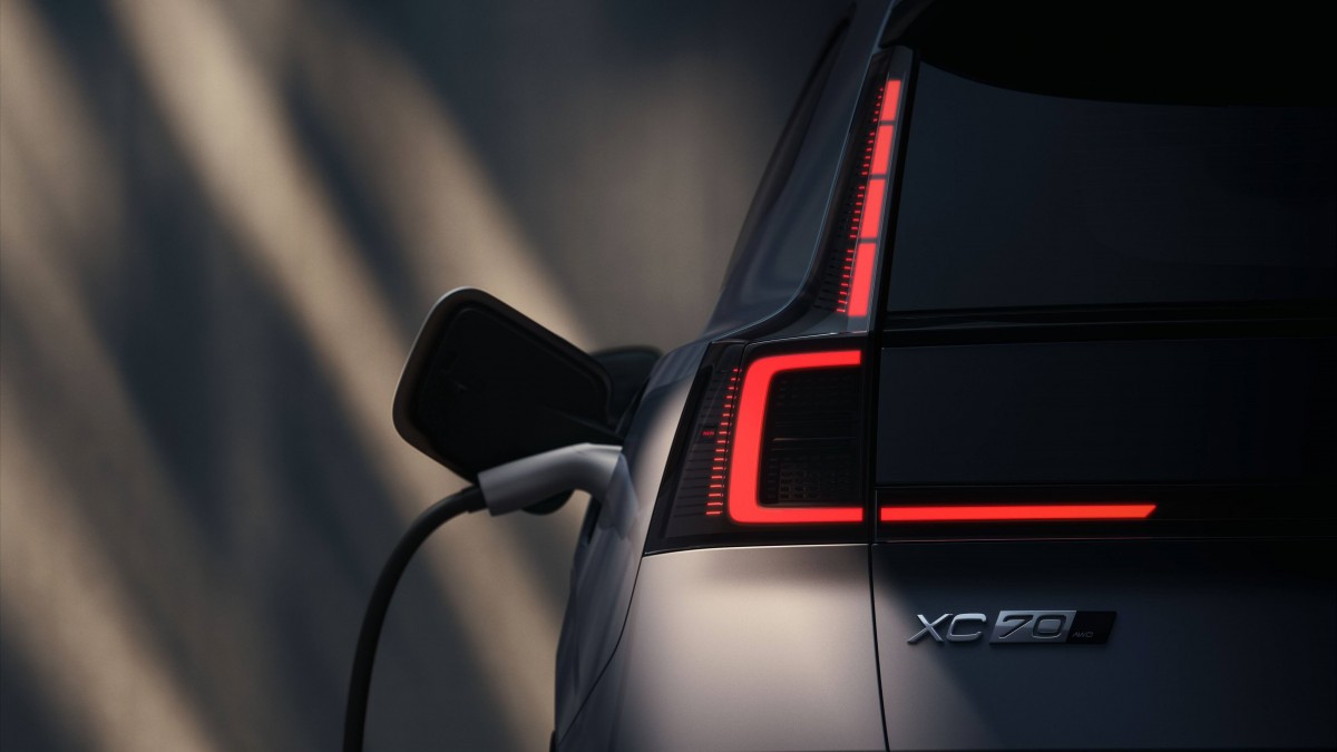 Volvo revives the XC70 name