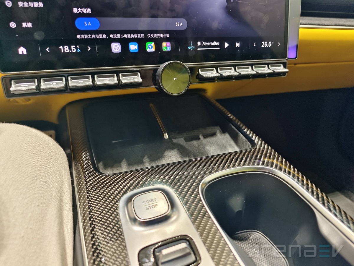 Xiaomi SU7 Ultra interior, design, and features review