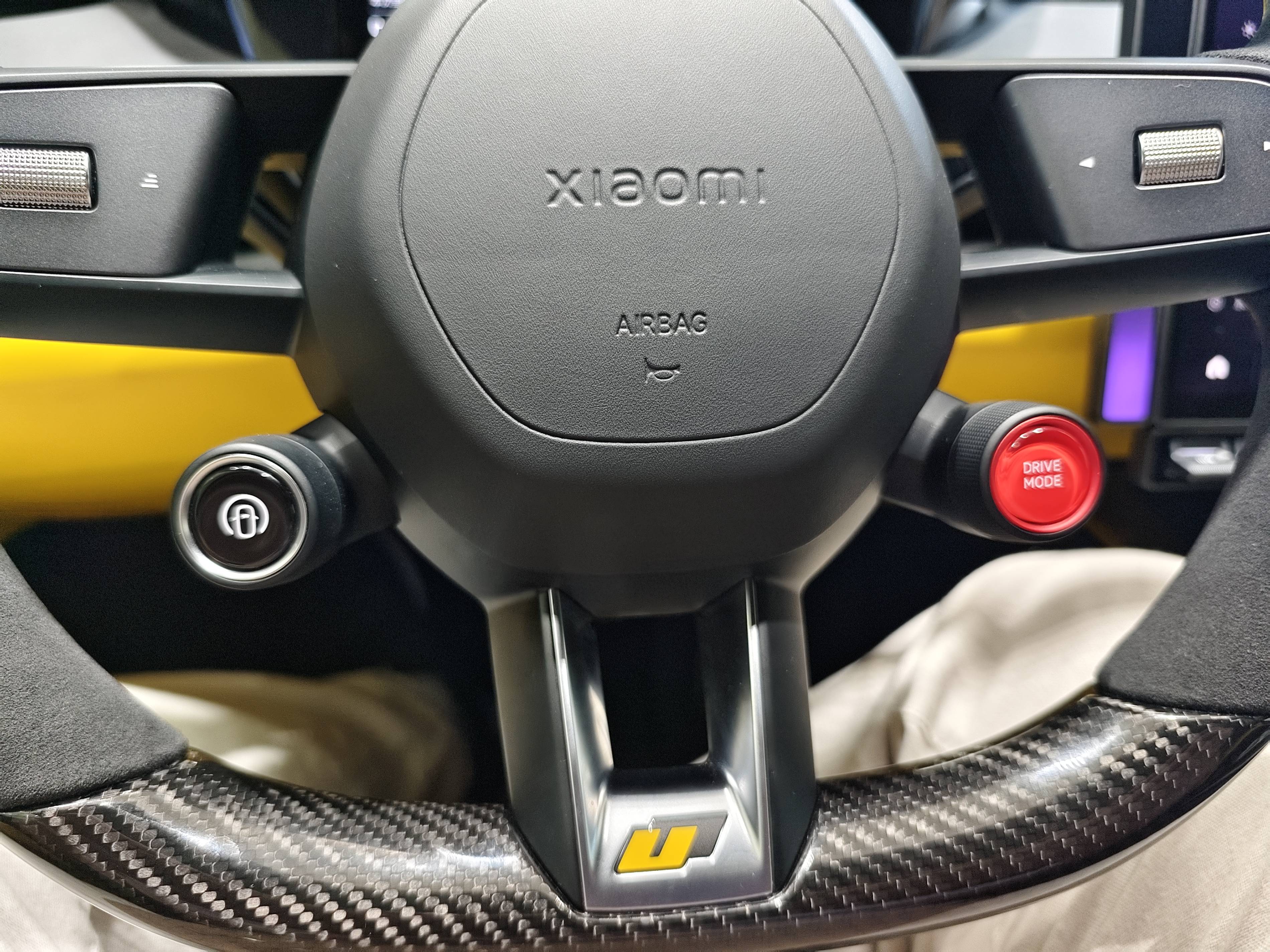 A sporty steering wheel
