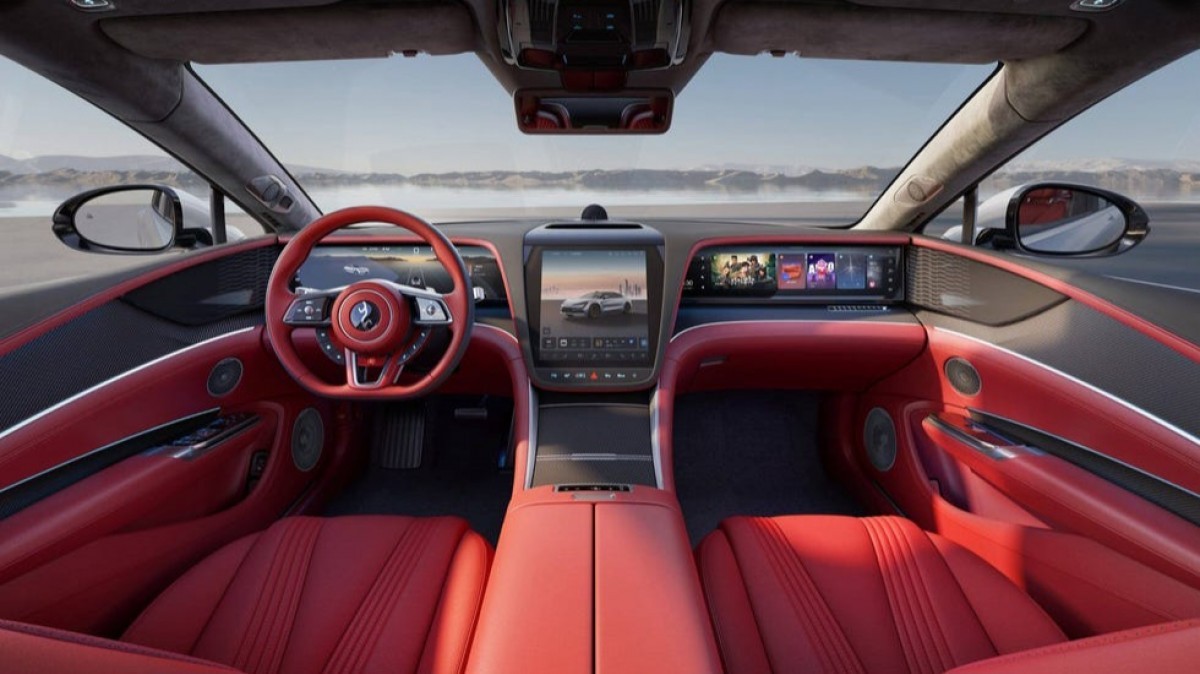 First units of the luxurious BYD Yangwang U7 are being delivered to Chinese customers