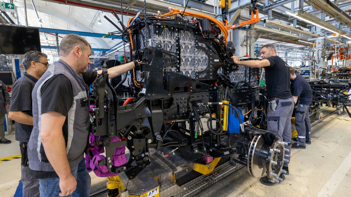 MAN flips the switch, starts building electric and diesel trucks on a single line