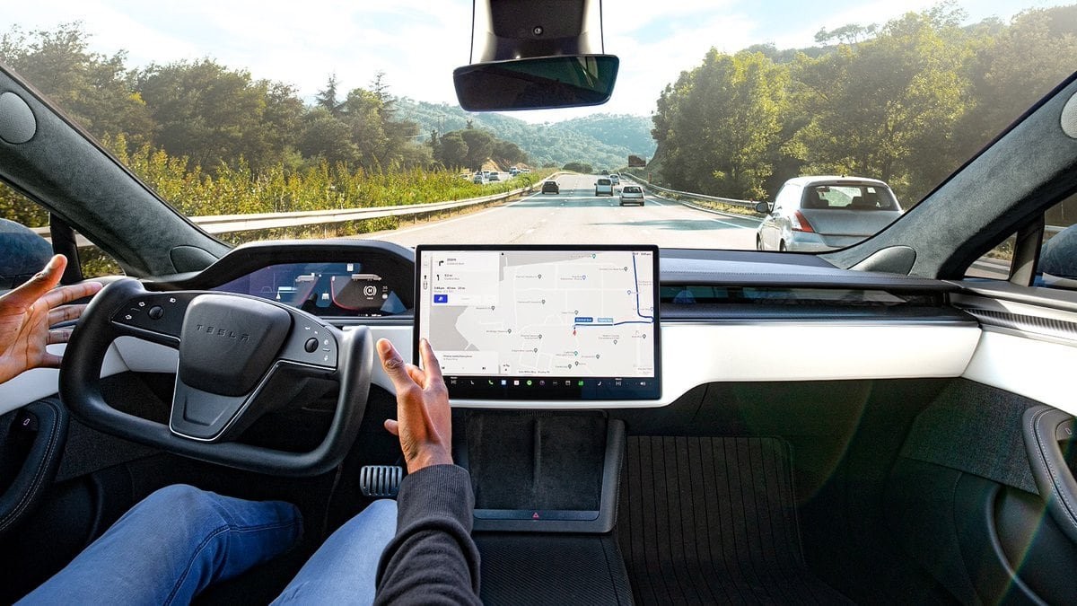 Tesla fights to keep crash info secret, cites competition, not just embarrassment