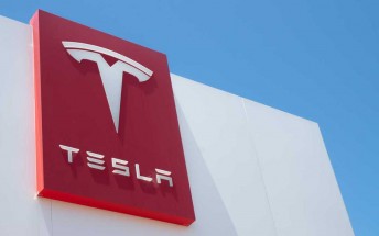 Tesla slams brakes on rumor of hiring ex-Cruise executive