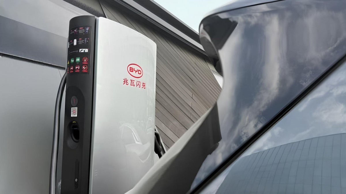 BYD 1 MW charger