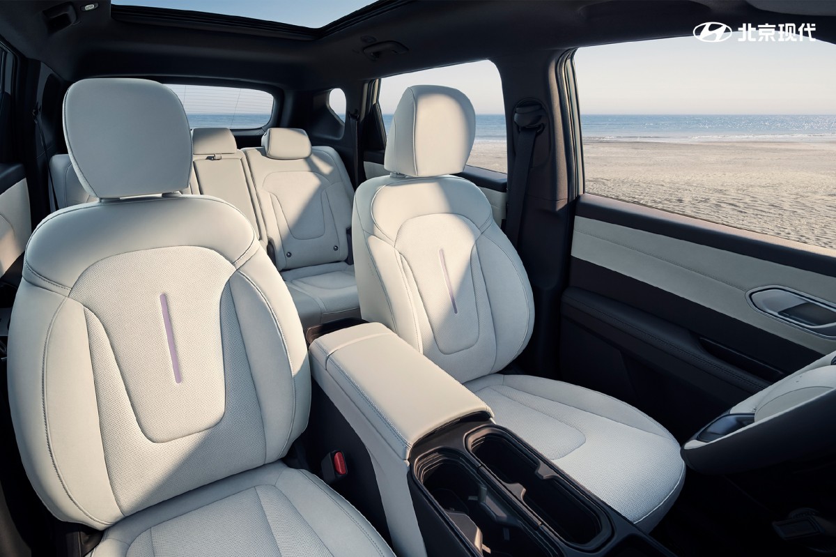 Hyundai reveals high-tech interior of the China-only Elexio SUV